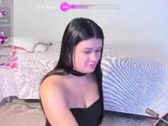 elalove_ webcam model stream image