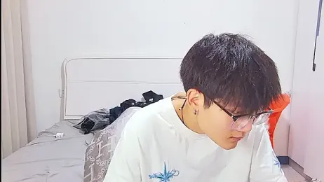 KK-cuteboy webcam model stream image