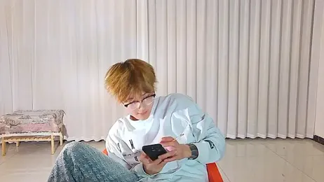 KK-cuteboy webcam stripchat model stream image