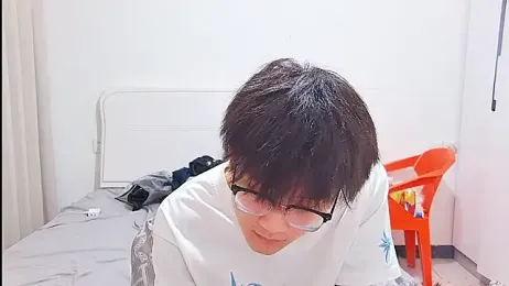 KK-cuteboy webcam model stream image