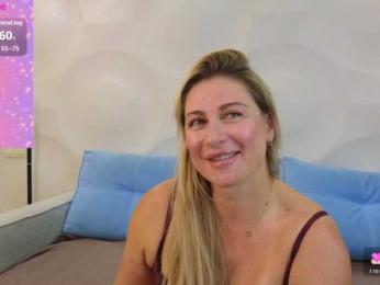 Lolomure webcam model stream image