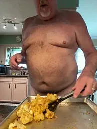 superbearboss webcam stripchat model stream image