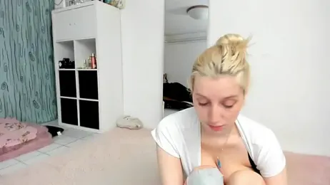 KenzieDawton webcam stripchat model stream image