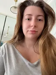 curvyflawless webcam model stream image