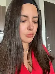 sukhakunis1 webcam stripchat model stream image