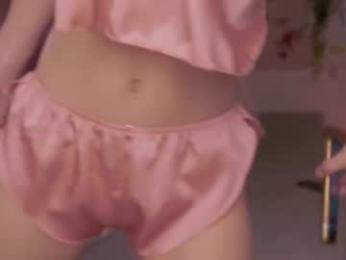 lunaticas webcam model stream image