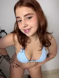 lia_foxxy71 webcam model stream image
