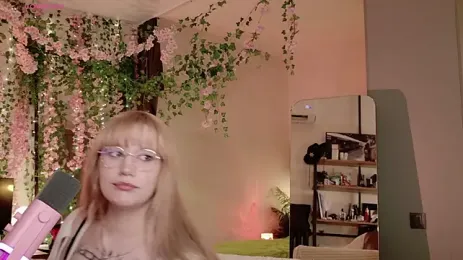 Morvelyn webcam stripchat model stream image