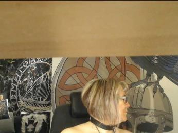 90dTitten webcam bongacams model stream image