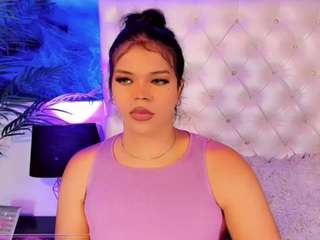 yoiku webcam camsoda model stream image