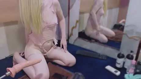 Elif_blond webcam model stream image