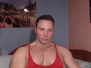 Hunky Muscle webcam model stream image