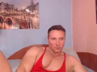 Hunky Muscle webcam model stream image
