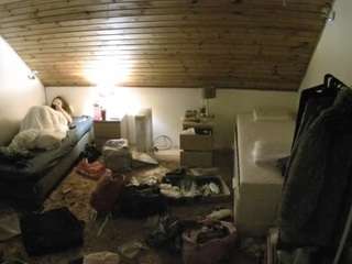 voyeurcam-julmodels-whitebed-3 webcam model stream image