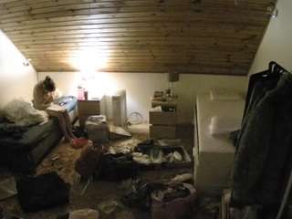 voyeurcam-julmodels-whitebed-3 webcam model stream image