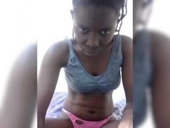 Queenbeea webcam model stream image