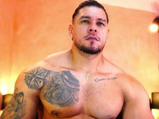 Massimo Walton webcam model stream image