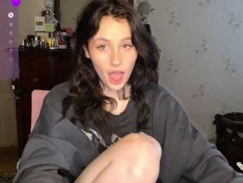 MilaElin webcam model stream image