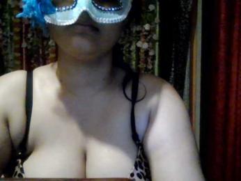 Naughtyladki webcam bongacams model stream image
