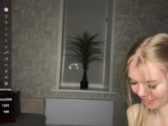 dewdropdoll webcam model stream image