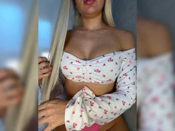 blondyy webcam model stream image