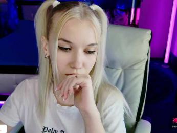 NaomiHita webcam model stream image