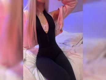 PauLiiine webcam model stream image