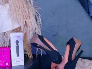 Kylie Whitee webcam model stream image