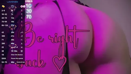 MilanaSkyingg webcam model stream image