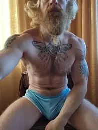 Gingerbeard40 webcam model stream image