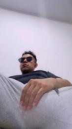 Malepee webcam model stream image