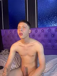 EmmaOff0 webcam model stream image