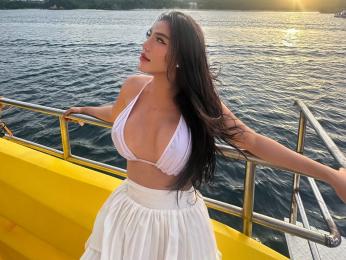 AvaFamurri webcam model stream image