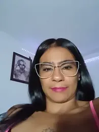 Leslly_ webcam model stream image