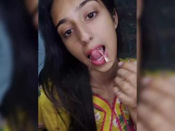 AlinaPopy webcam bongacams model stream image