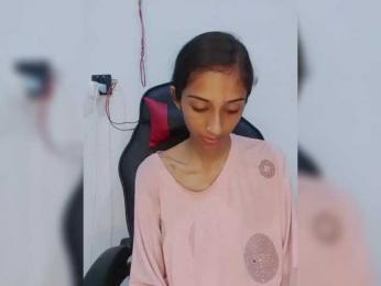 AlinaPopy webcam model stream image