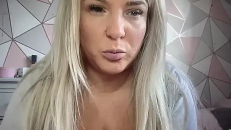 Bustyblondebabe32 webcam model stream image