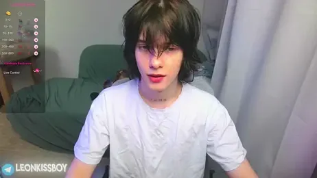 LeonBoykisser webcam stripchat model stream image