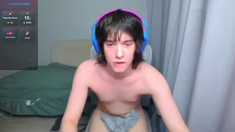 LeonBoykisser webcam stripchat model stream image