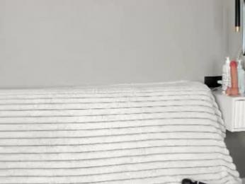 ukki_ webcam model stream image