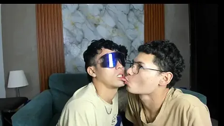 VERY_HOT_GUYS webcam model stream image