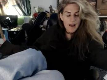 katiecutie_5 webcam model stream image