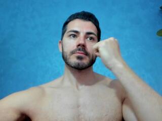 Cutler Q webcam flirt4free model stream image