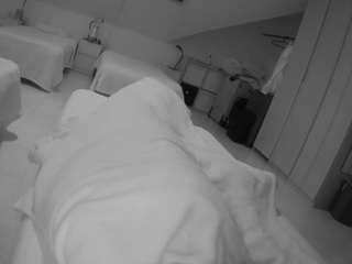 voyeurcam-julmodels-bed-1 webcam model stream image