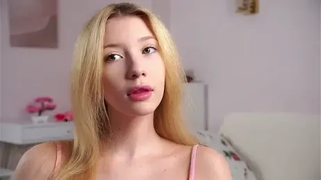 SunnivaCovil webcam stripchat model stream image