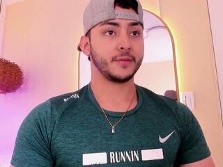 Dylan Crown webcam model stream image