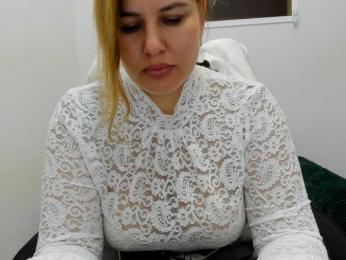 AvaQueen webcam model stream image