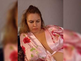 AvaQueen webcam model stream image