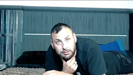KissMeNowXxx webcam model stream image