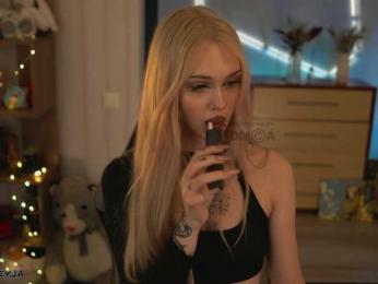 ManiFreyja webcam model stream image